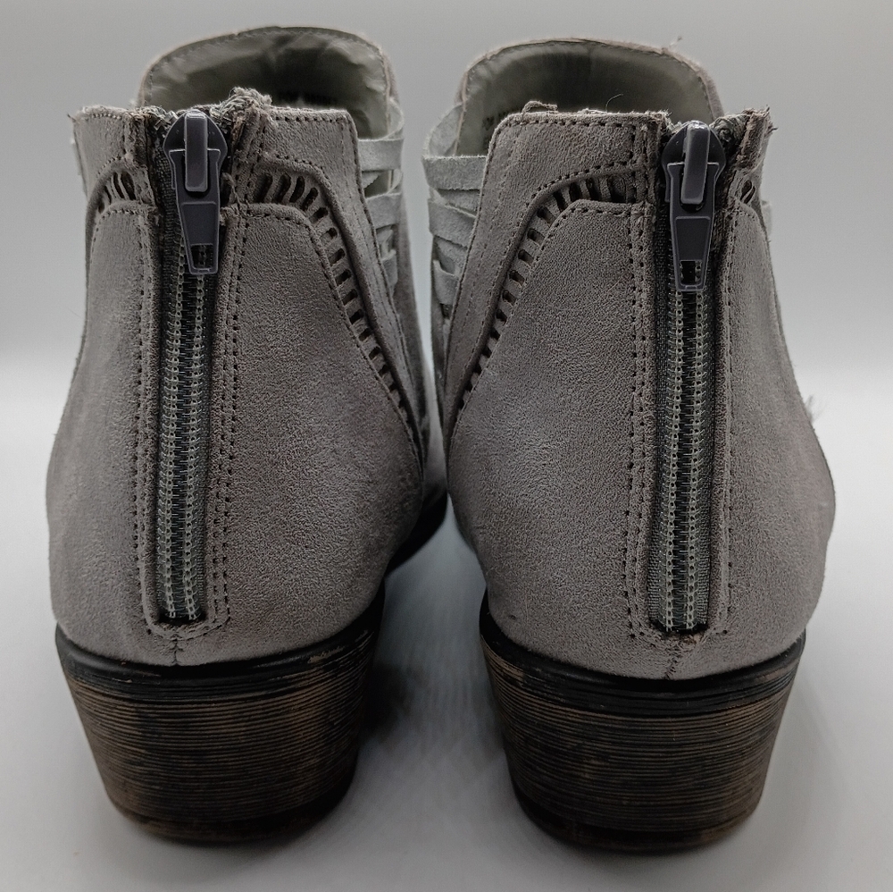 🔥SALE🔥Journee Collection Jeni Gray Faux Suede Ankle Boots Size 11 - Picture 6 of 9
